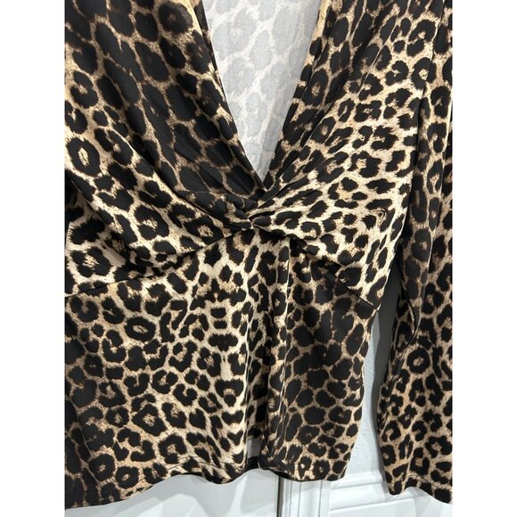 ChicMe Leopard Print Long-Sleeve Top With Deep V Neck Twist Detail Size Large - Picture 4 of 10